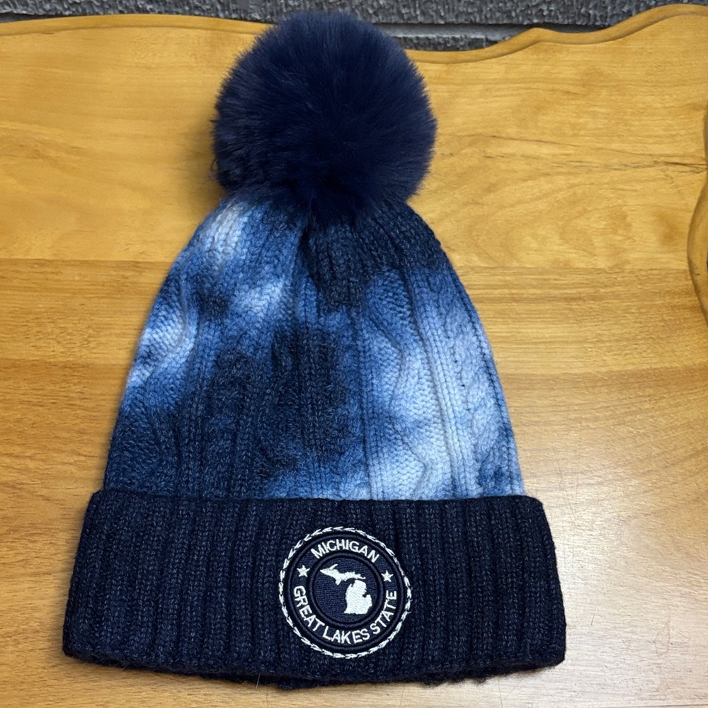 Robin Ruth Women's Unisex Michigan Navy Blue Ombre Knit Hat with Pom-Pom